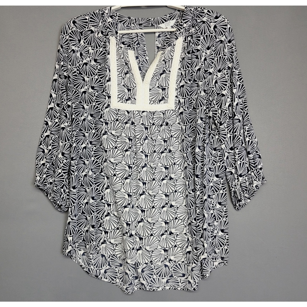 Crown & Ivy Boho Tunic Top Womens L Blue White Ivory Shells‎ Crochet Trim V-Neck